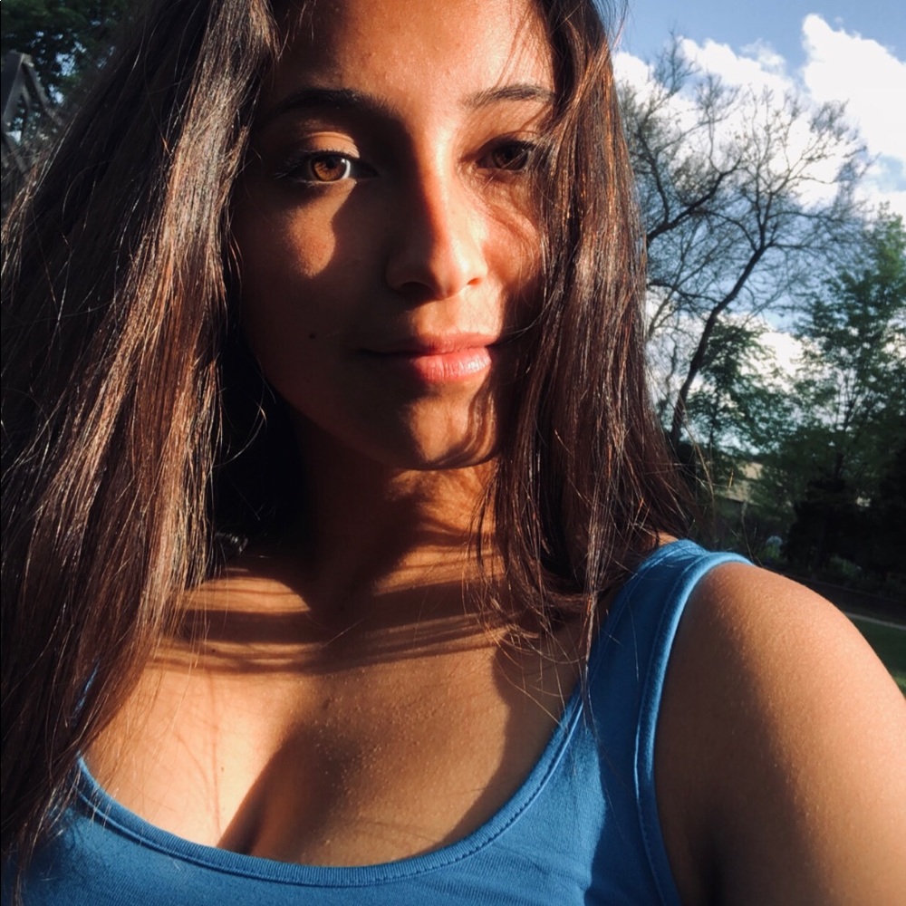 Meet your Posher, Kayla